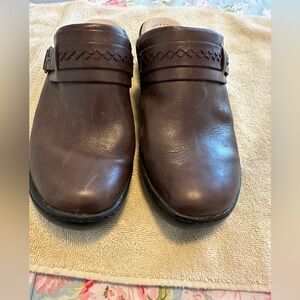 Clark’s ultimate comf collection clogs